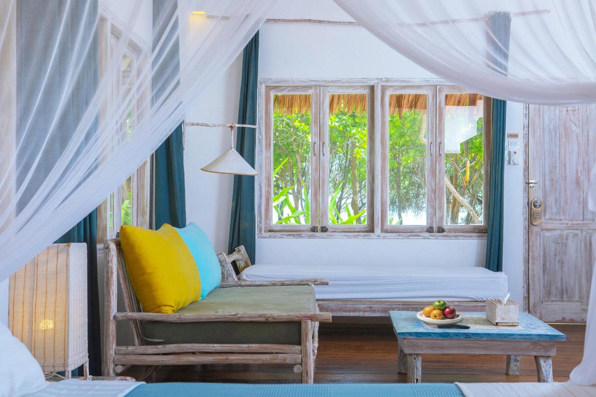 Trikora Beach Club And Resort Teluk Bakau Exterior foto